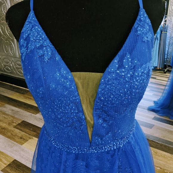NWT Madison James Royal Blue Shimmer Lace (Size 8) - Picture 2 of 5